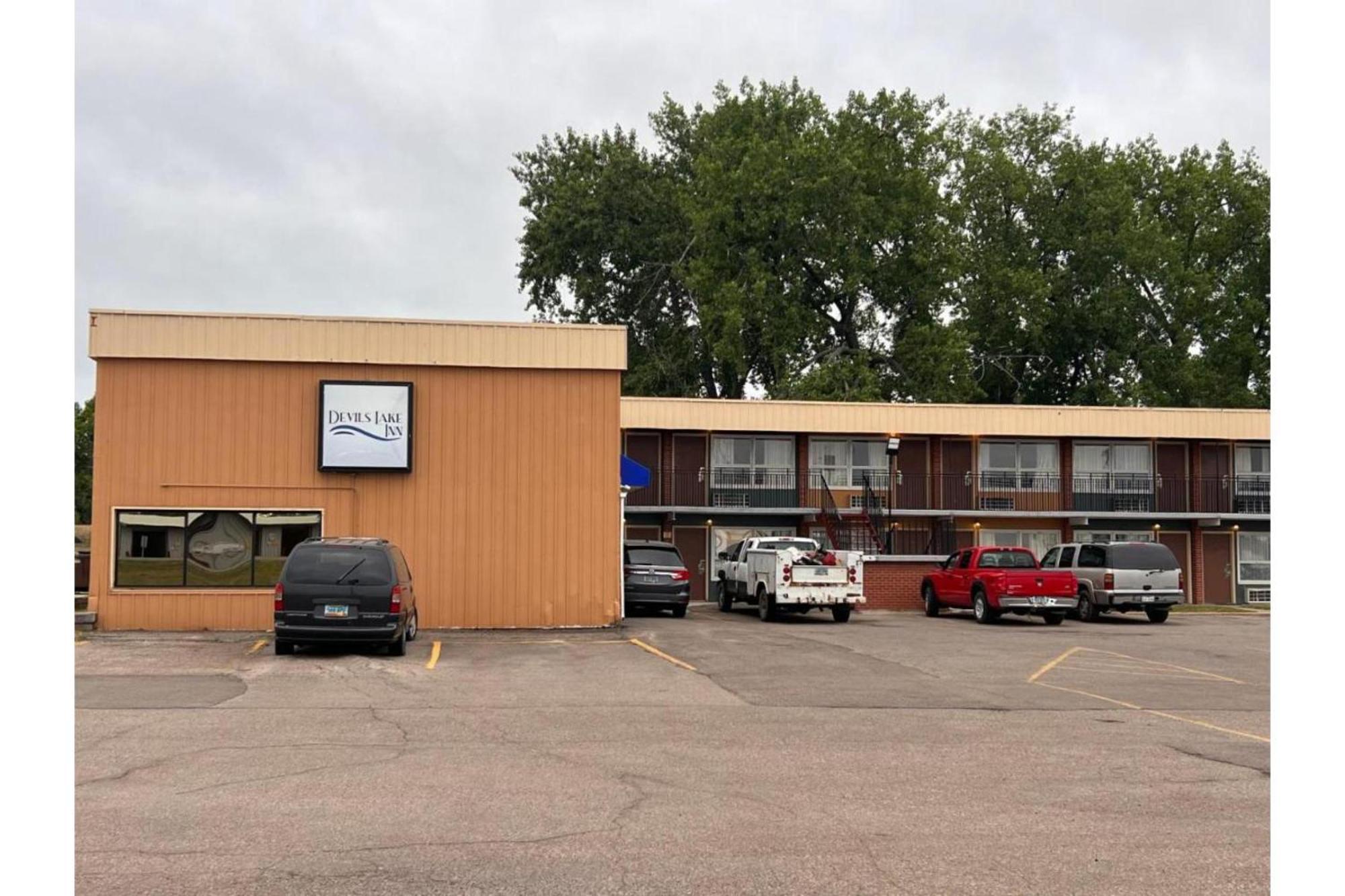 Devils Lake Inn By Oyo Near Devils Lake Regional Airport Экстерьер фото