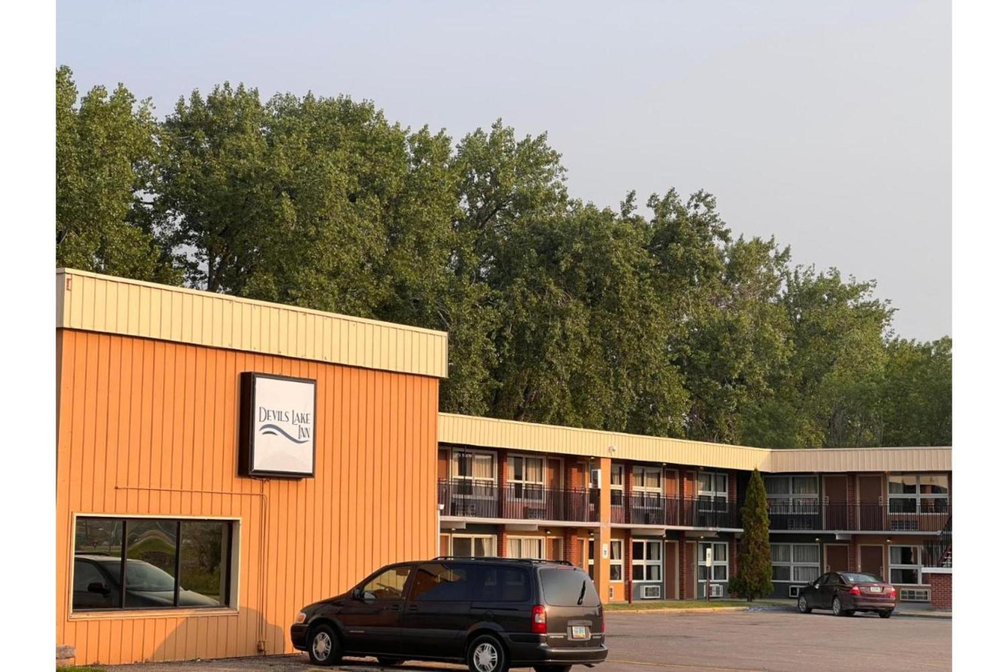 Devils Lake Inn By Oyo Near Devils Lake Regional Airport Экстерьер фото