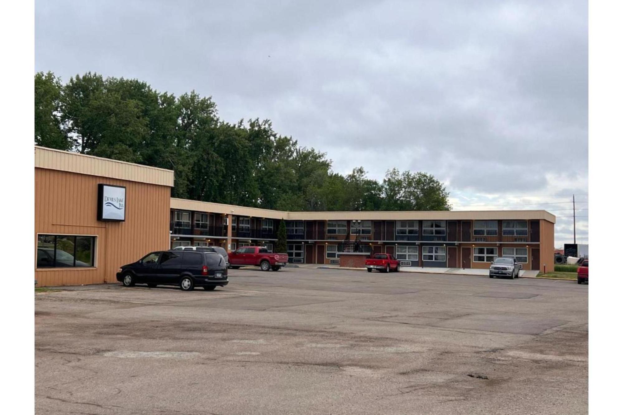 Devils Lake Inn By Oyo Near Devils Lake Regional Airport Экстерьер фото