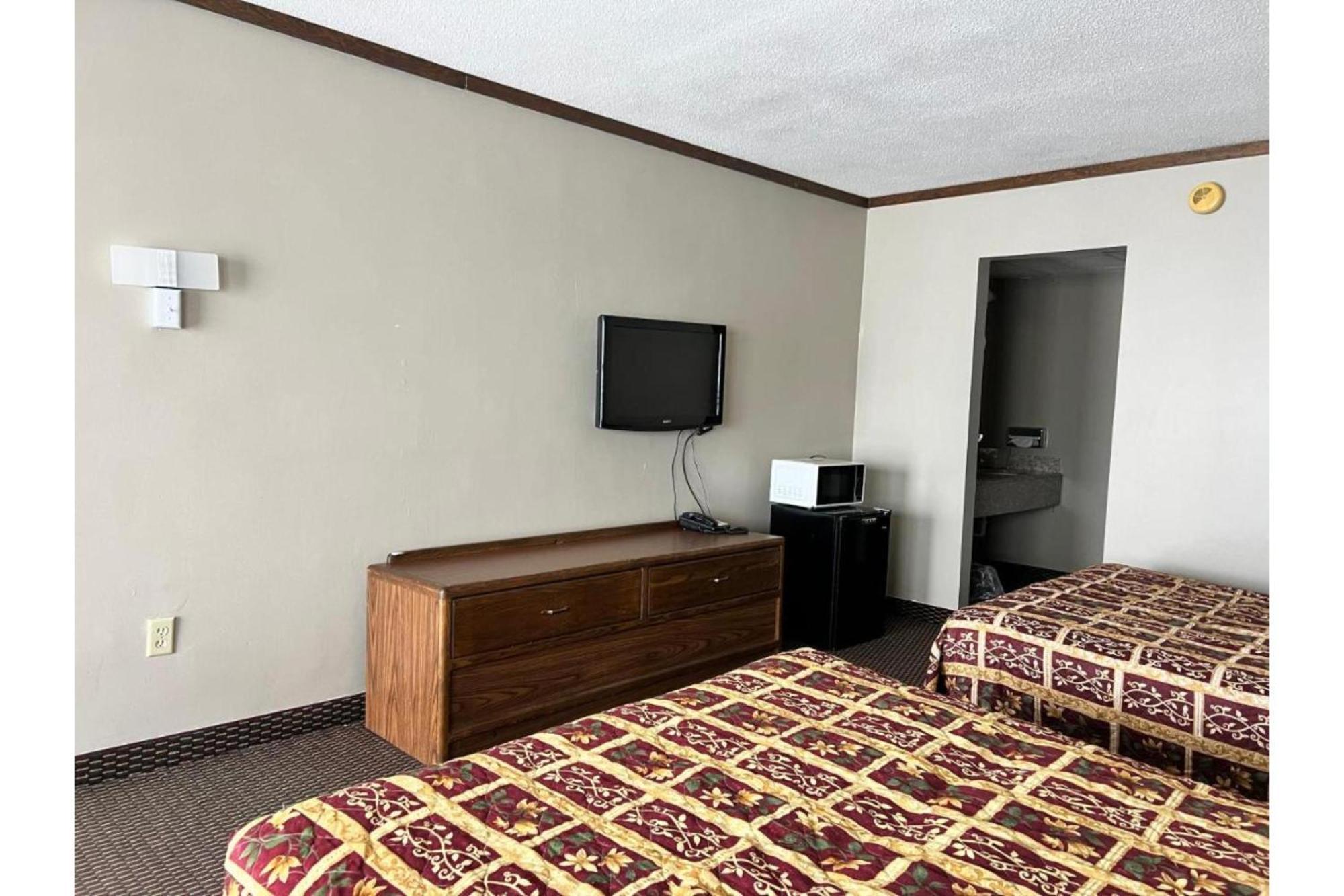 Devils Lake Inn By Oyo Near Devils Lake Regional Airport Экстерьер фото