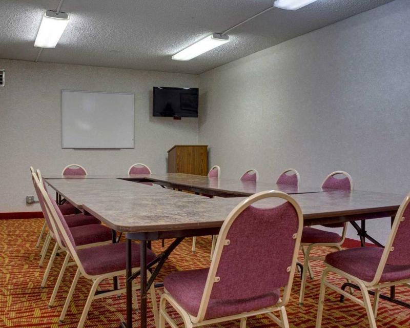 Devils Lake Inn By Oyo Near Devils Lake Regional Airport Экстерьер фото