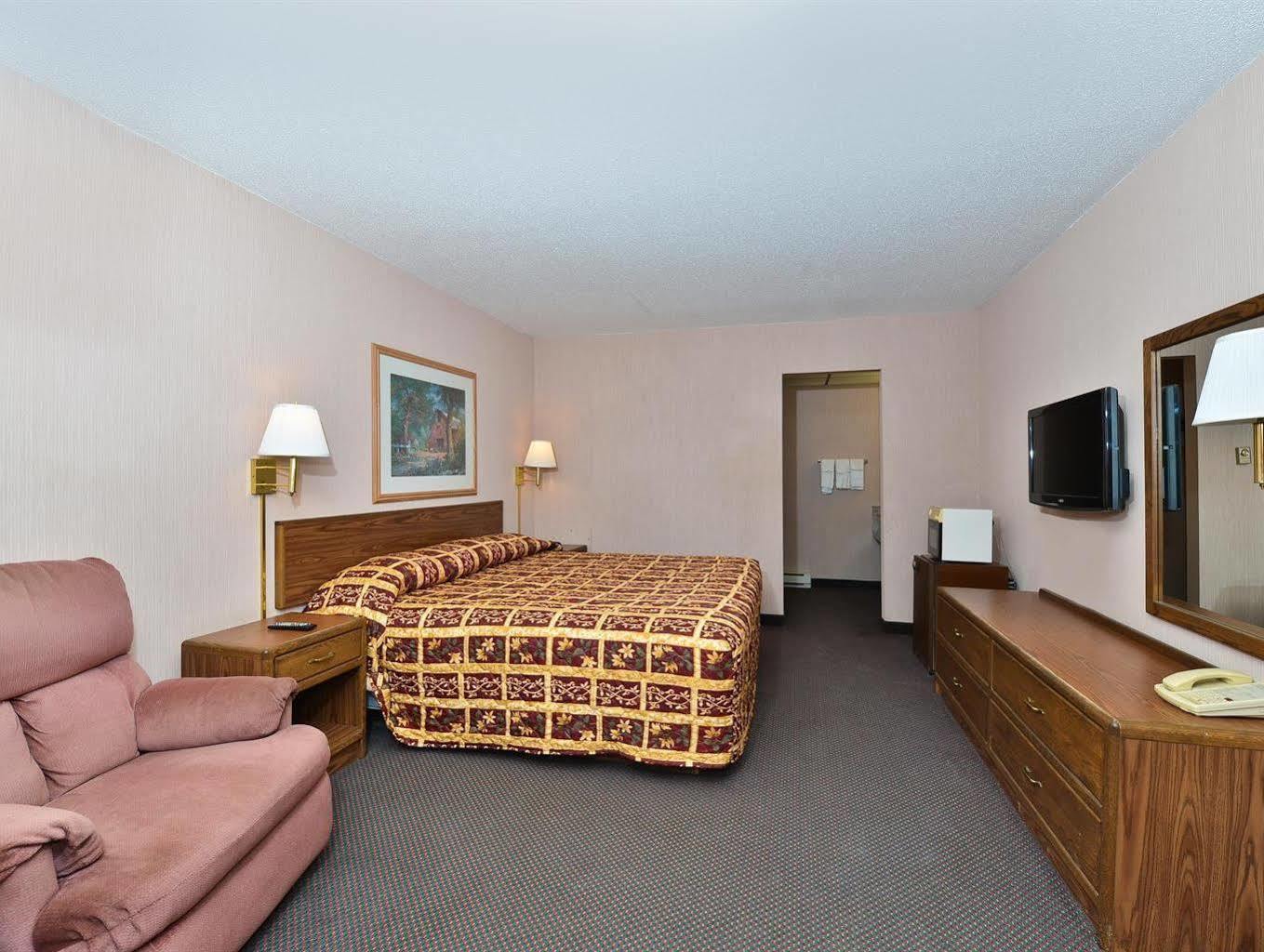 Devils Lake Inn By Oyo Near Devils Lake Regional Airport Экстерьер фото